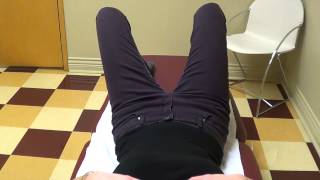 Physio démontrant abduction de la hanche