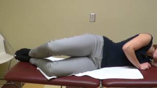 Physio démontrant moyen fessier