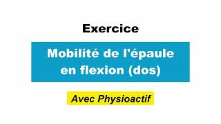 Physio démontrant mobilité de l'épaule en fin de flexion sur le dos