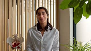 Physio démontrant le diaphragme