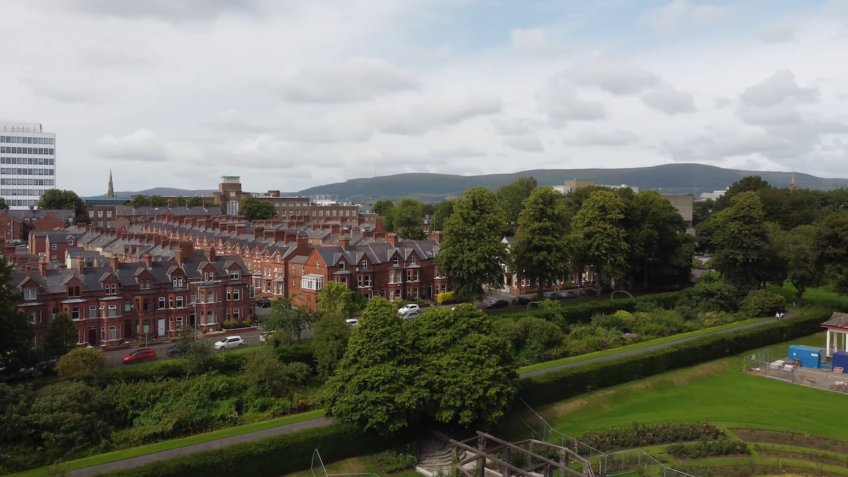 Overhead view of Botanic, featuring Botanic Gardens along with a mix of student accommodation and residential housing.