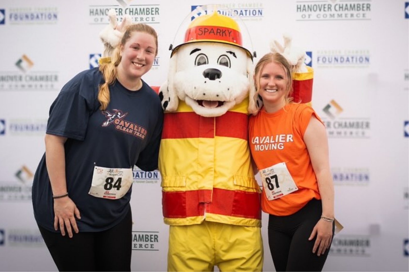 Cavalier moving team at event with bear