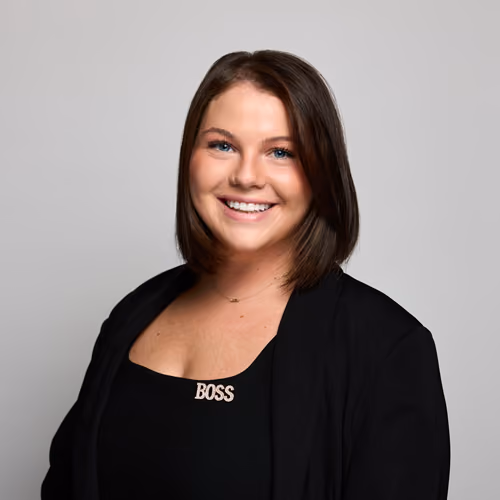 McKenna Alvarez, Multifamily Sales at Community Boss