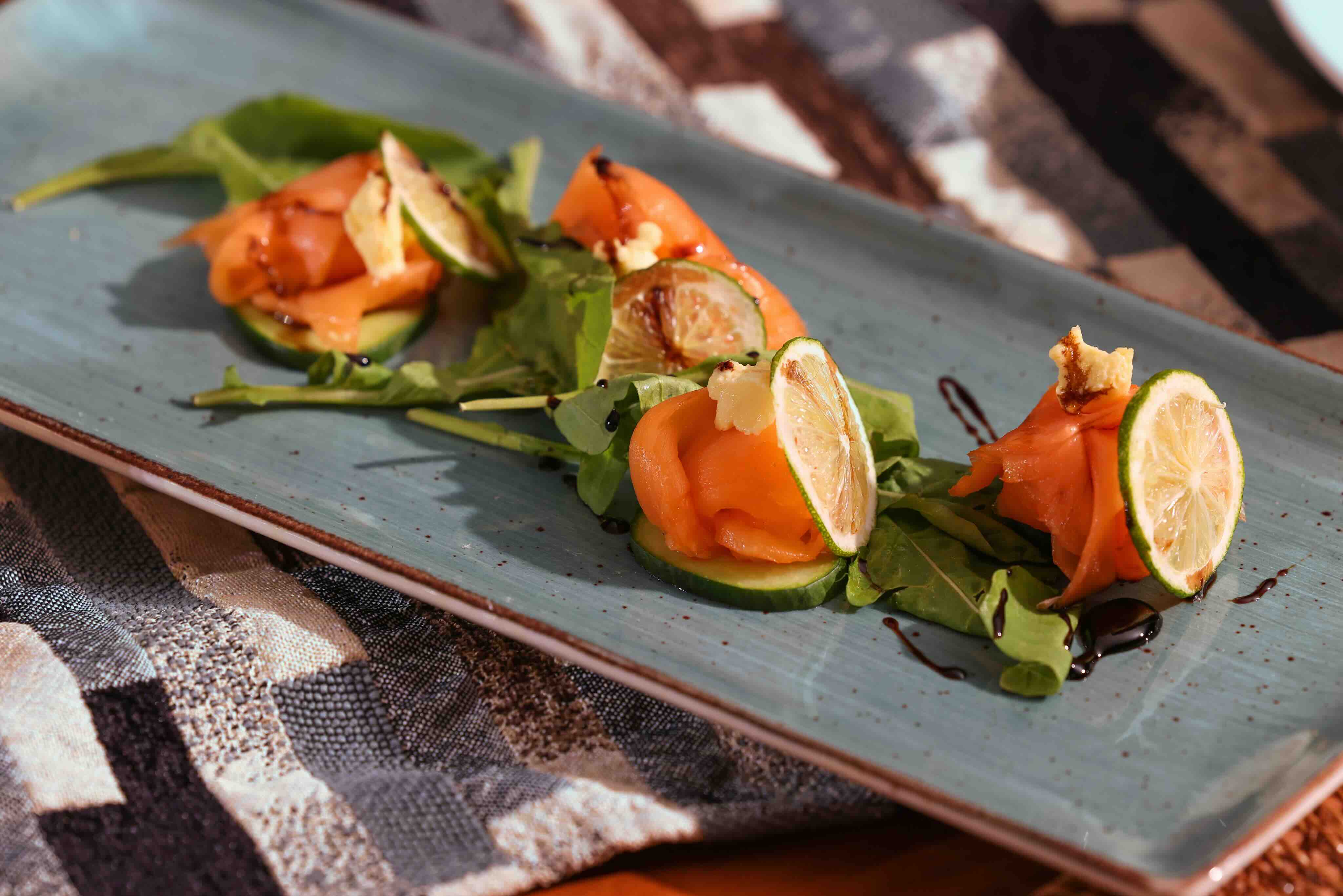 Naka luxury lodge dining