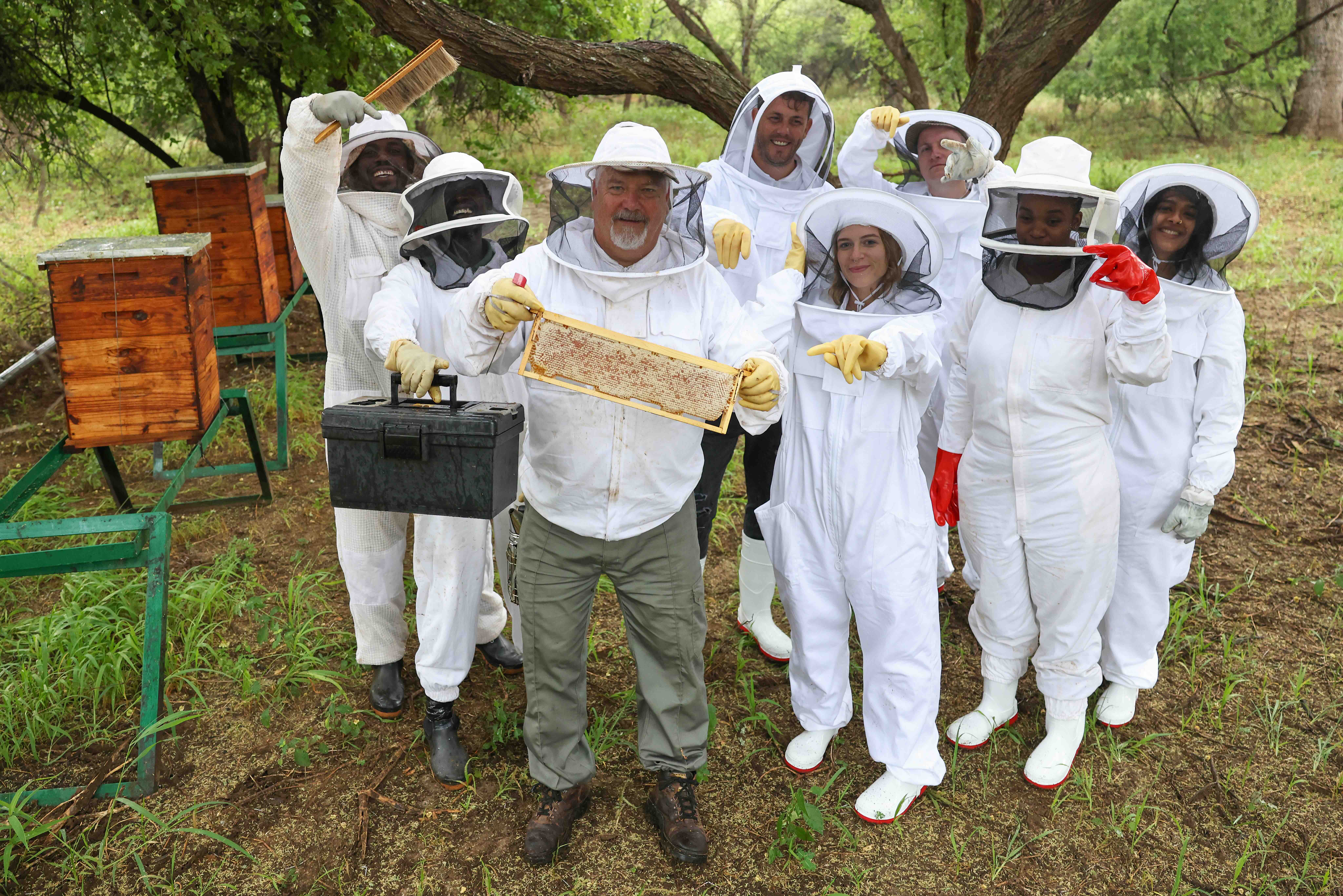 Naka Luxury Lodge Hunting for Honey, Honey hunting event and experience