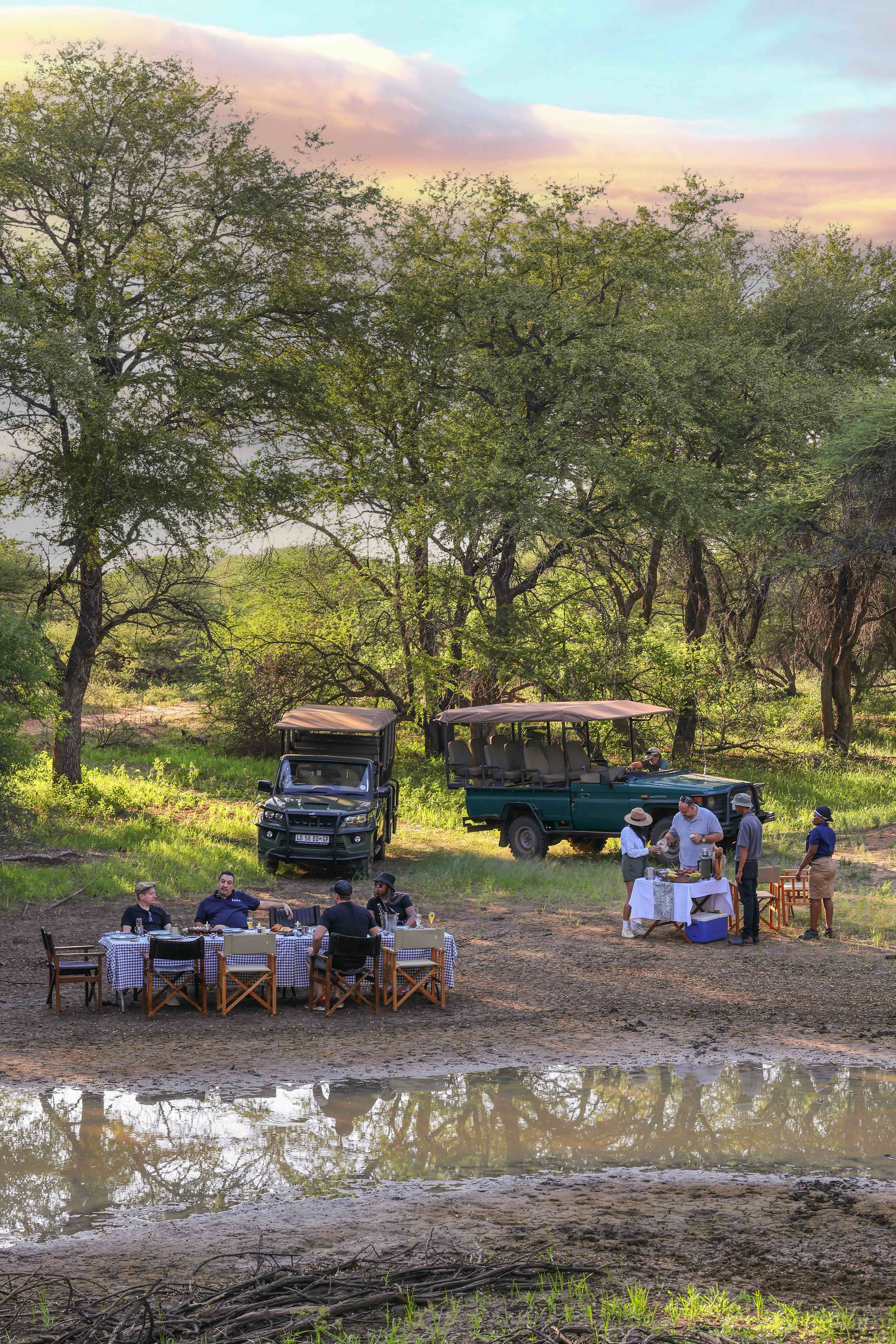 Naka Luxury Lodge bush walk experience