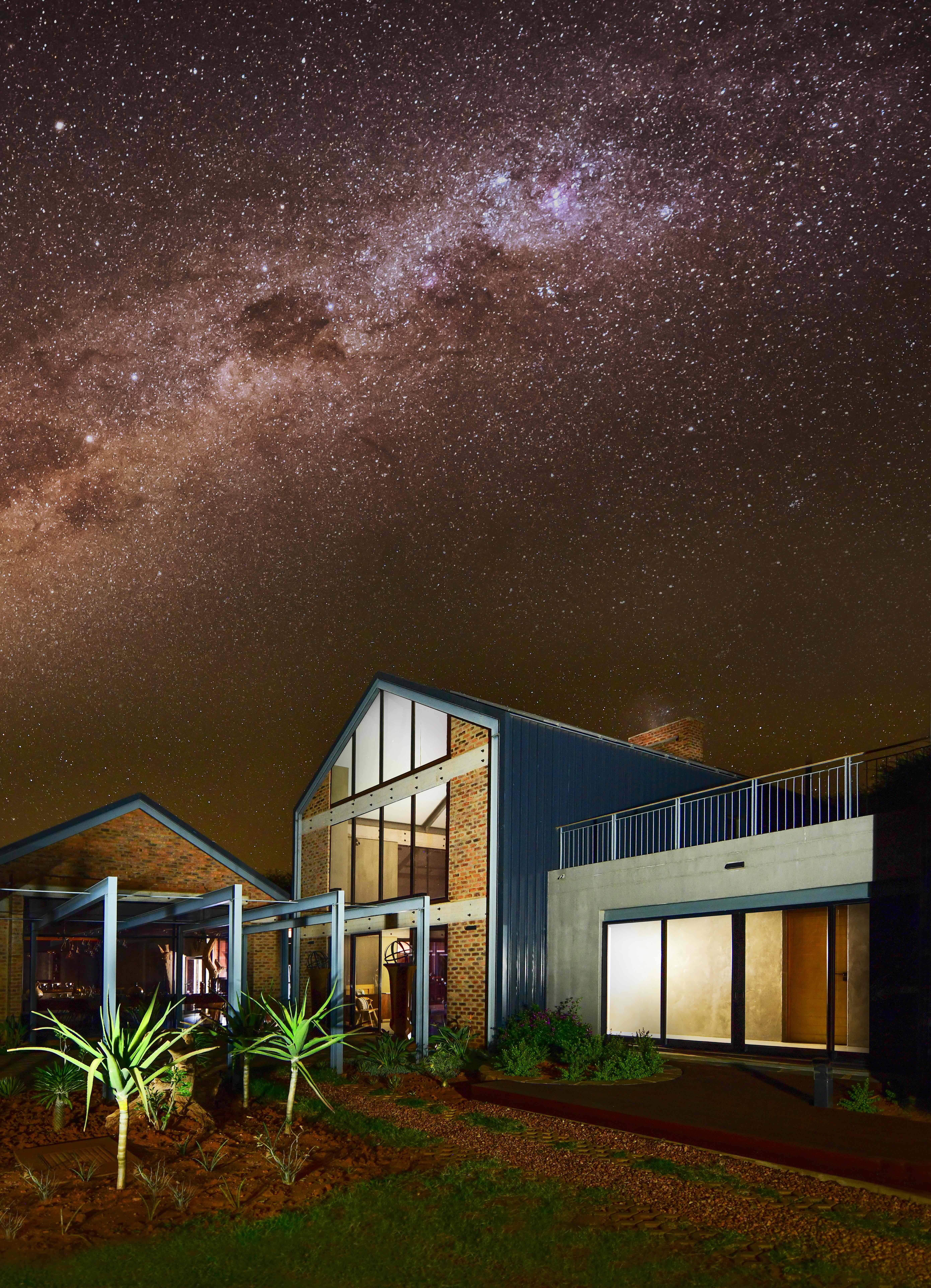 Starry night sky at Naka Luxury Lodge searching for Canopus star gazing experience