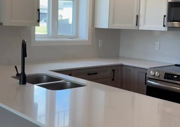 2-bed island kitchen