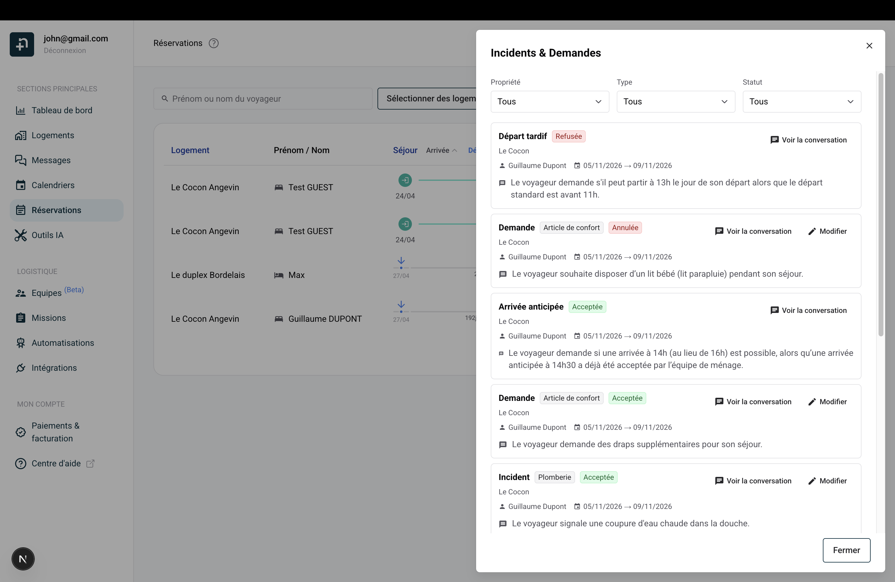 Le tiroir Incidents et Demandes listant plusieurs demandes avec leur type, catégorie, statut, voyageur, dates et boutons d'action.