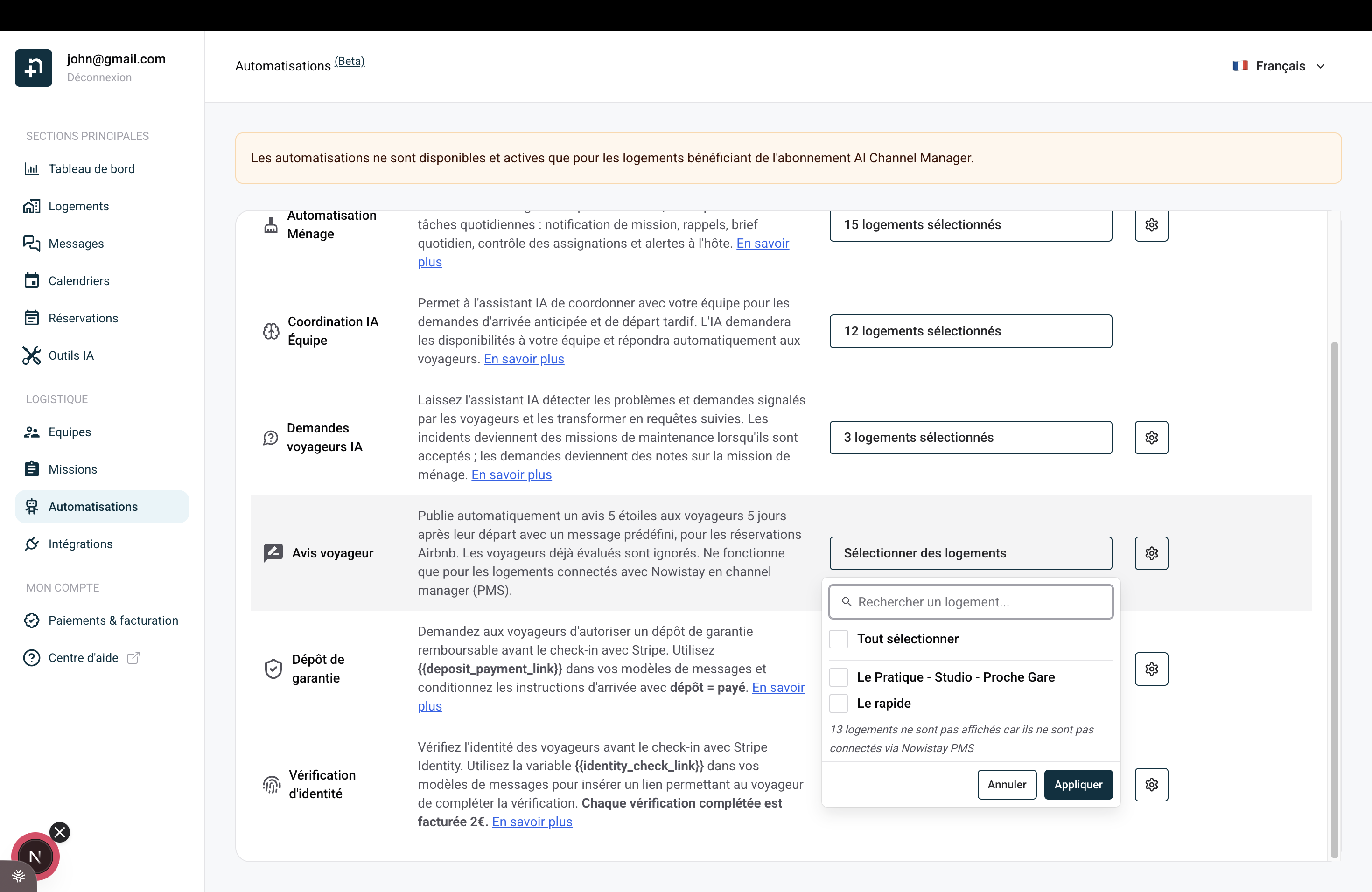 La page Automatisations avec la ligne Avis voyageur et le sélecteur de logements ouvert