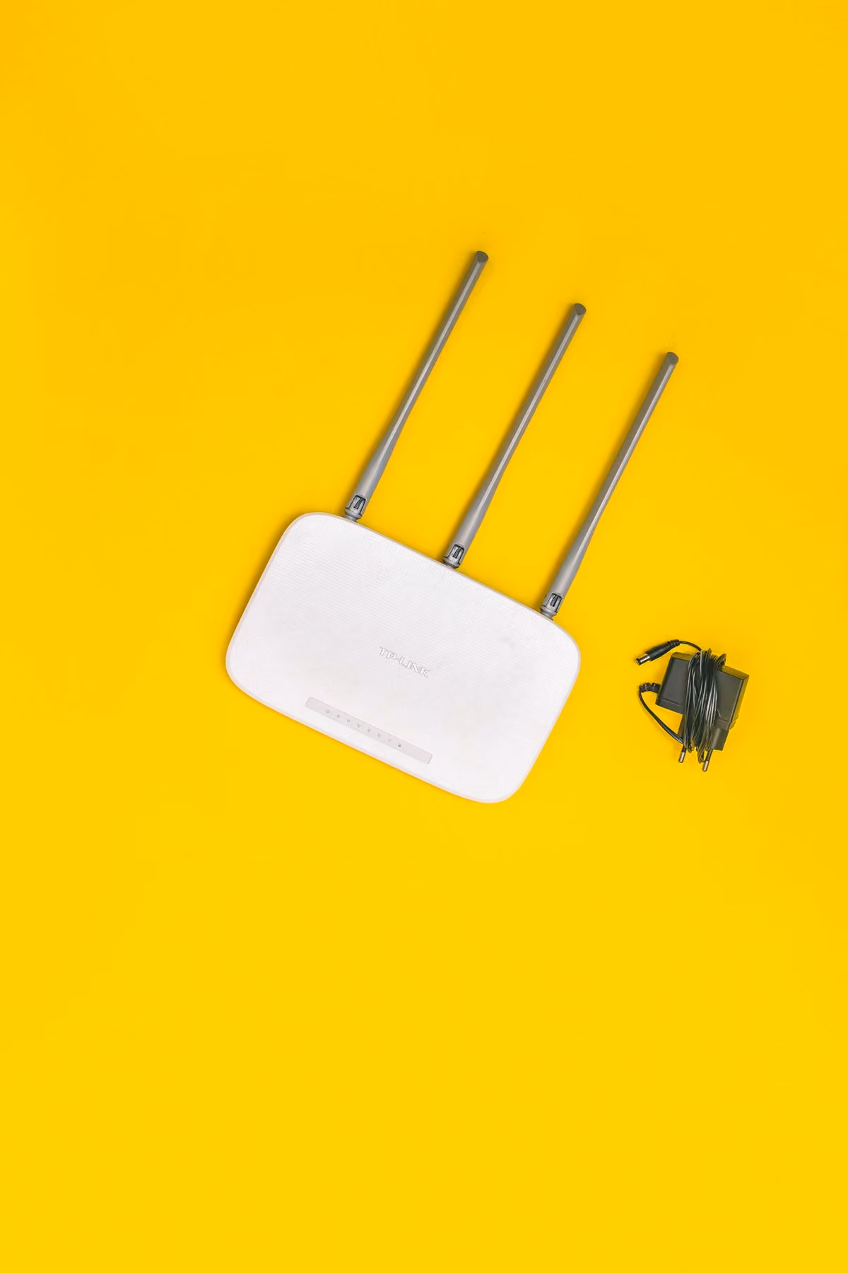 Wireless router with antennas providing Wi-Fi coverage in a rental