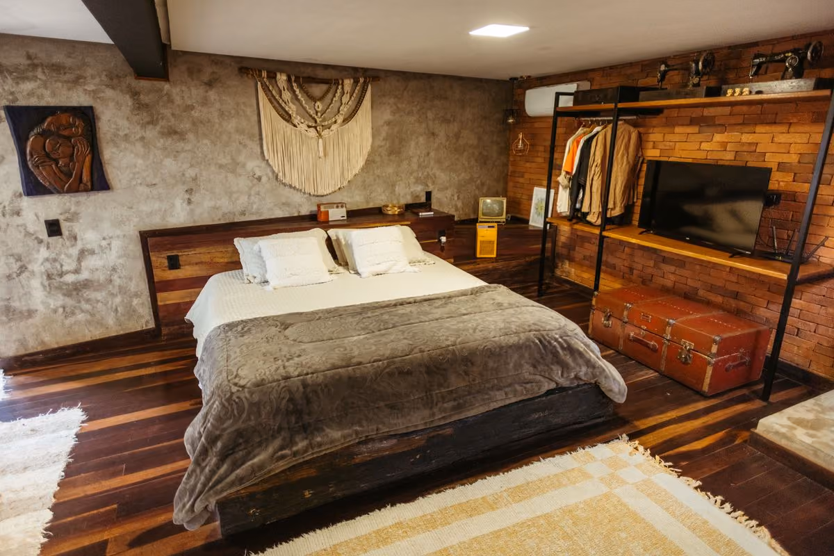 Cozy rental bedroom exactly as described in the listing