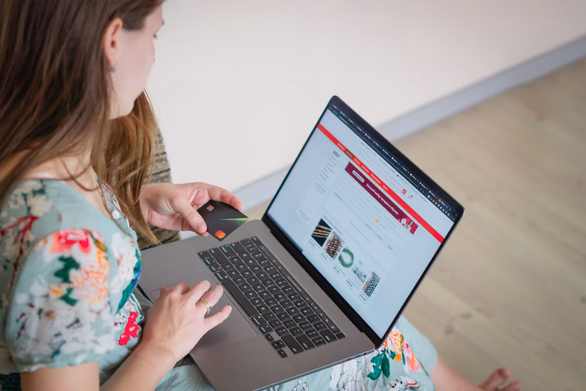 Guest requesting an online refund with a credit card