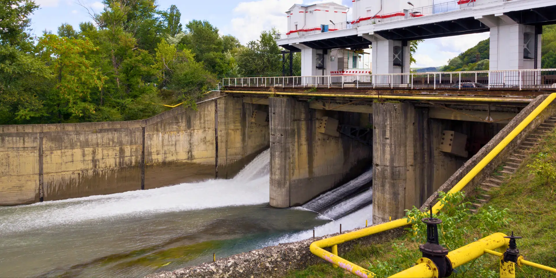 Beispiel für Naturfernes Ökosystem, eine Flussschleuse