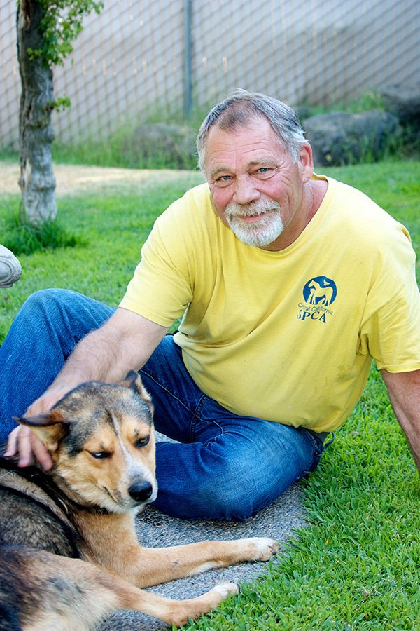 Mike-Oliver-volunteer-CCSPCA