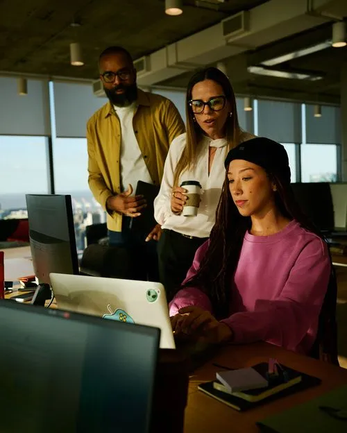 image of people trading
