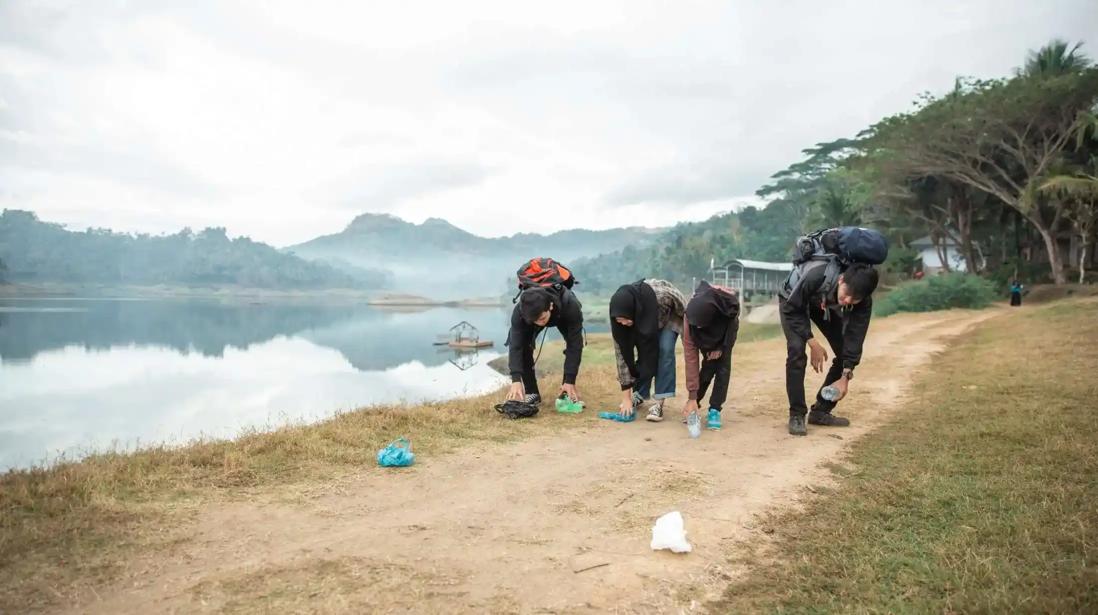 Lake and river cleanups protect freshwater ecosystems and prevent pollution. Help safeguard these vital environments for wildlife and communities by doing your part.