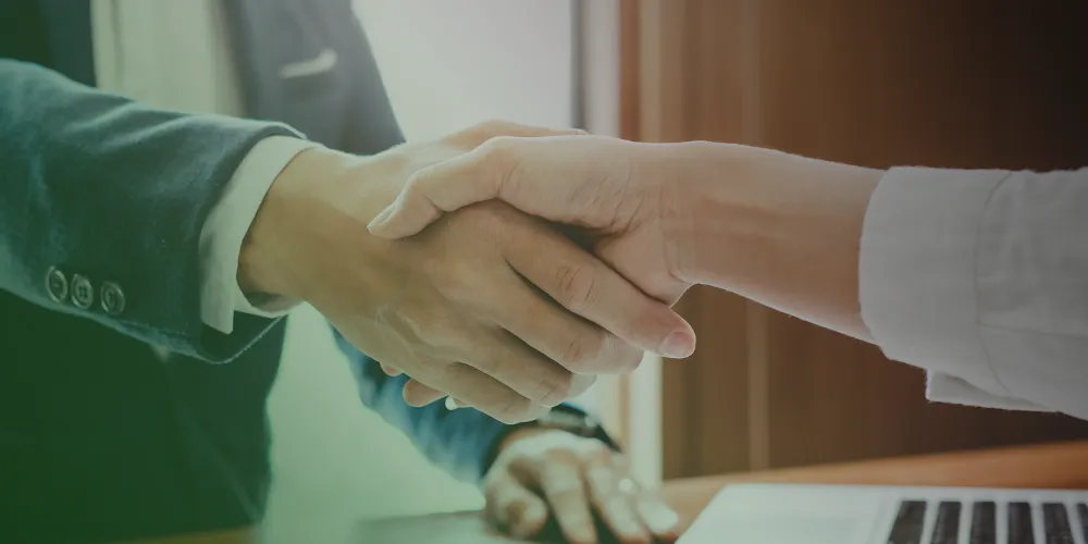 Firmy z różnych branż korzystające z dedykowanego chatbota AI