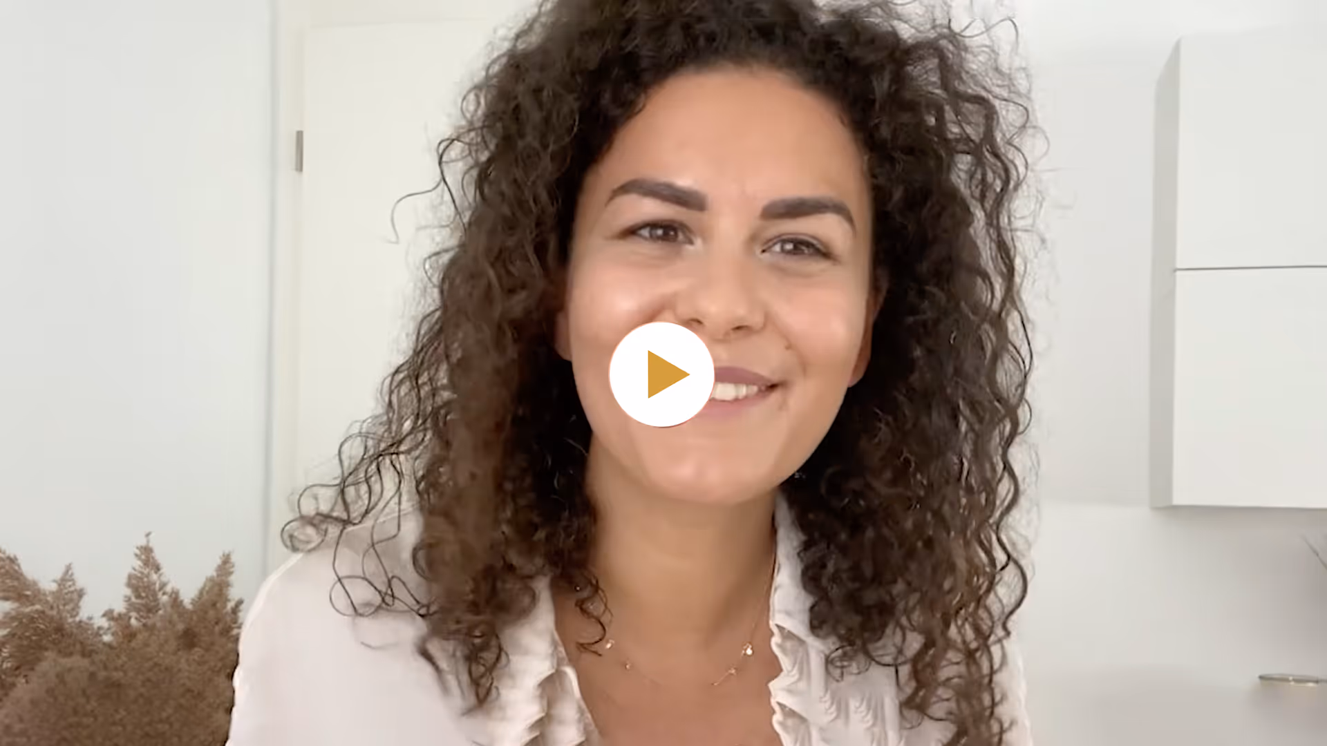 Leila Jasmin Video Thumbnail