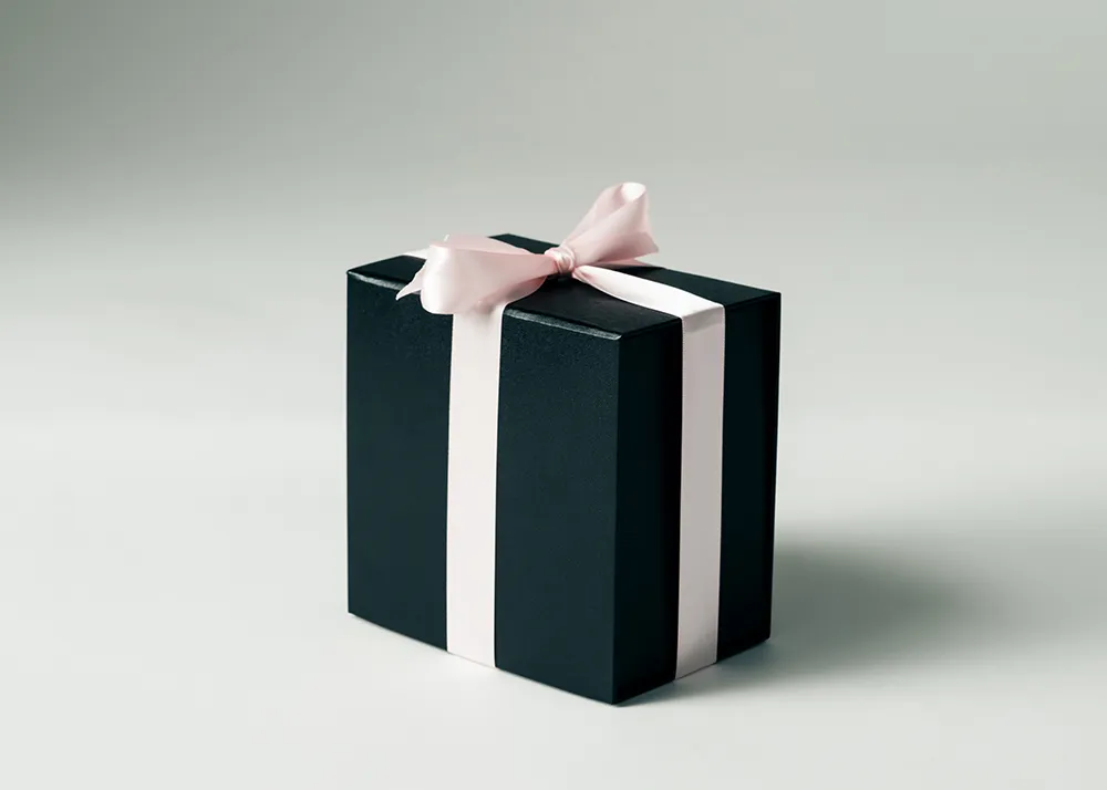 Pick and Pack Unboxing Experience, Package with Bow