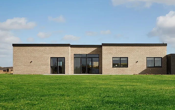 H-hus med ensidig taghældning