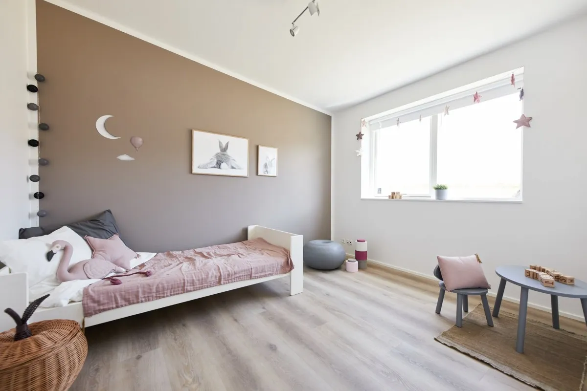 Børneværelse og gulvplads Hybel Huse