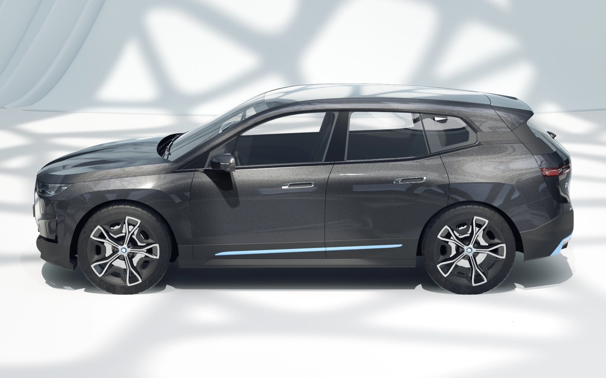 BMW iX in zwart, zijaanzicht