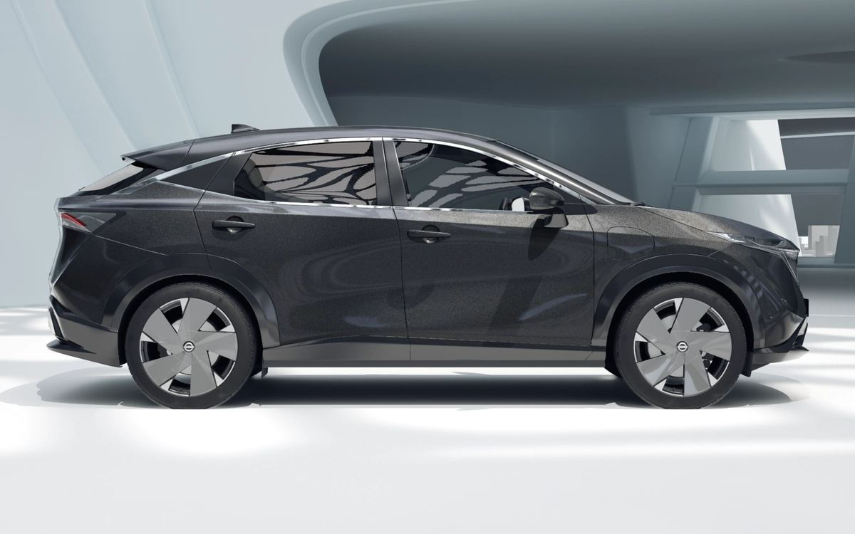 Nissan Ariya zijaanzicht