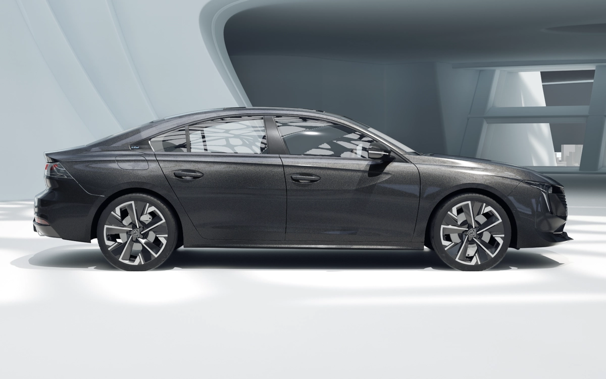 Peugeot 508 zijaanzicht