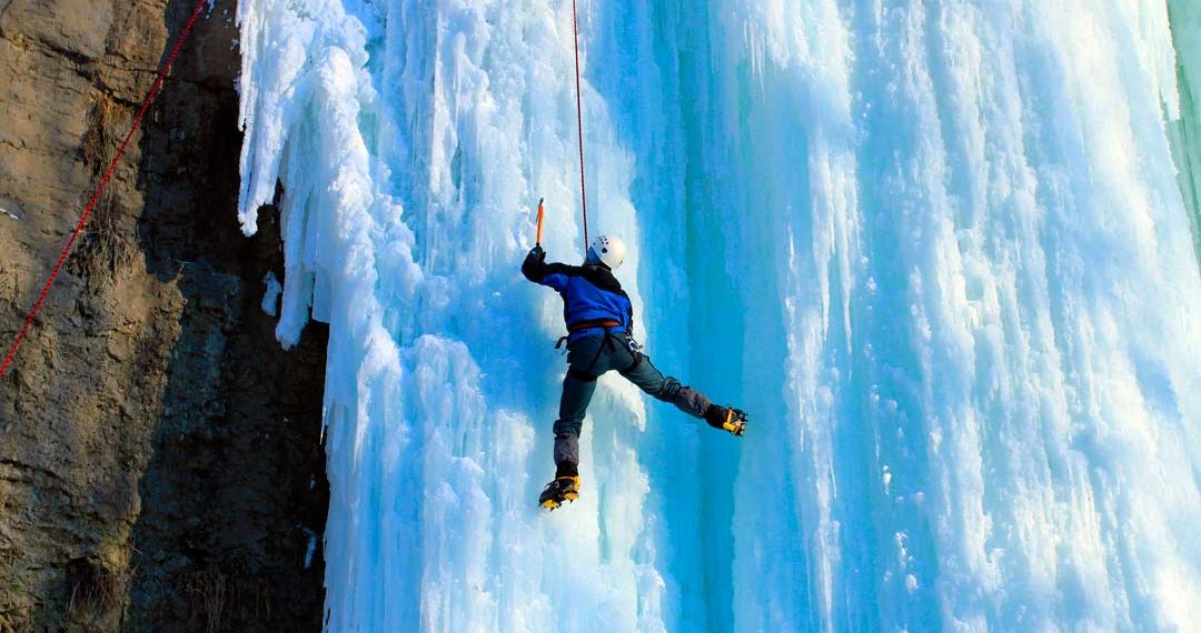 Ice climbing: l'arte dell'arrampicata su ghiaccio