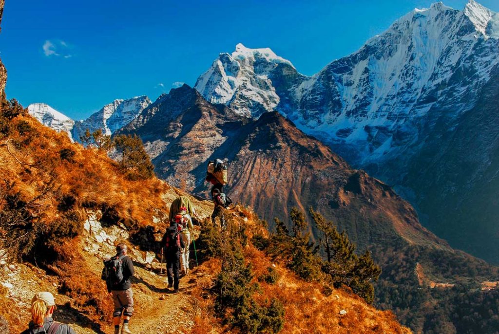 Trekking no Nepal: comece com este guia de viagem