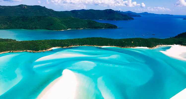 Para emitir o eVisitor não é necessário ir à embaixada nem enviar o passaporte ou outros documentos. Pode fazê-lo online de forma gratuita.