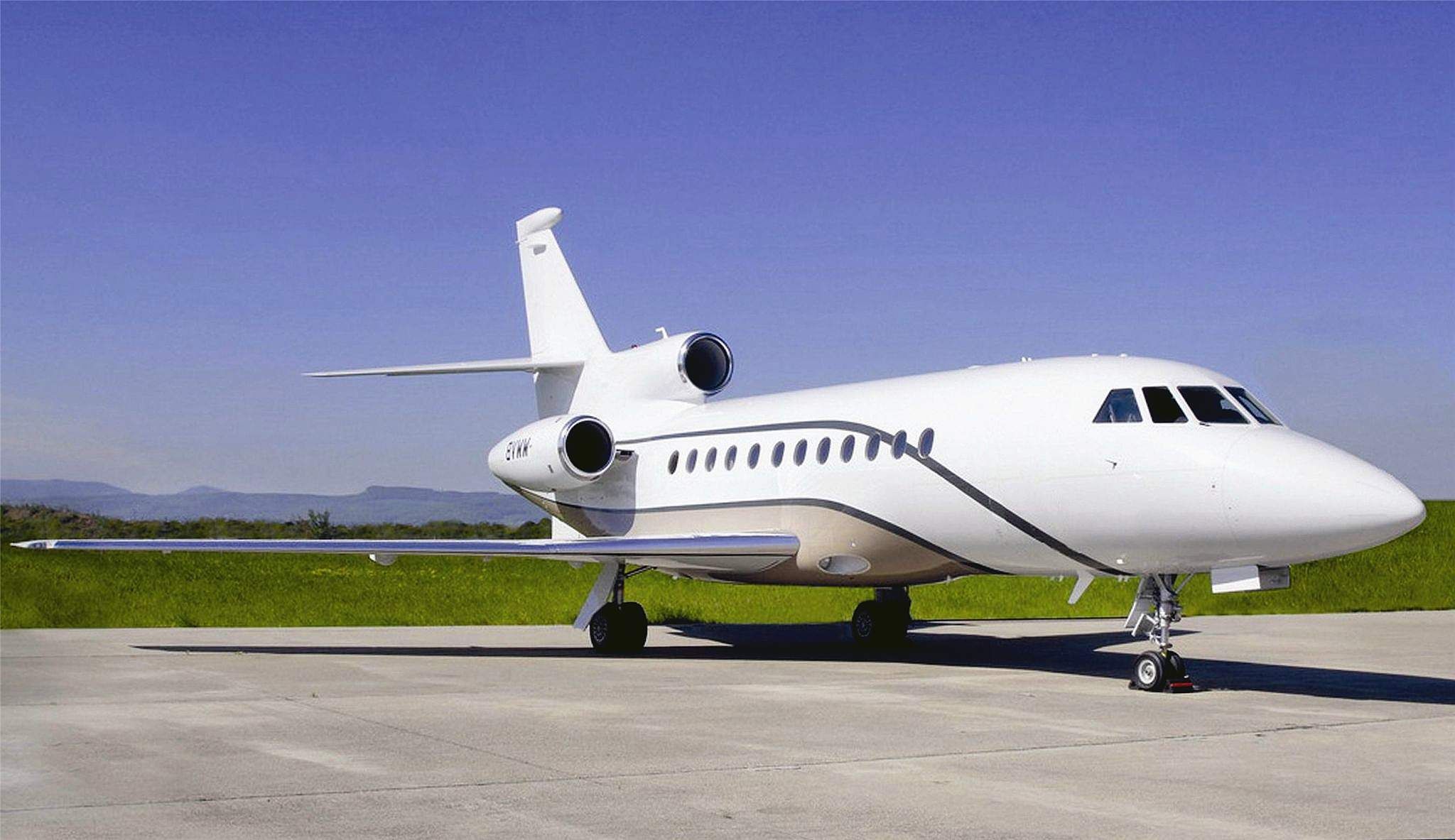 falcon-900