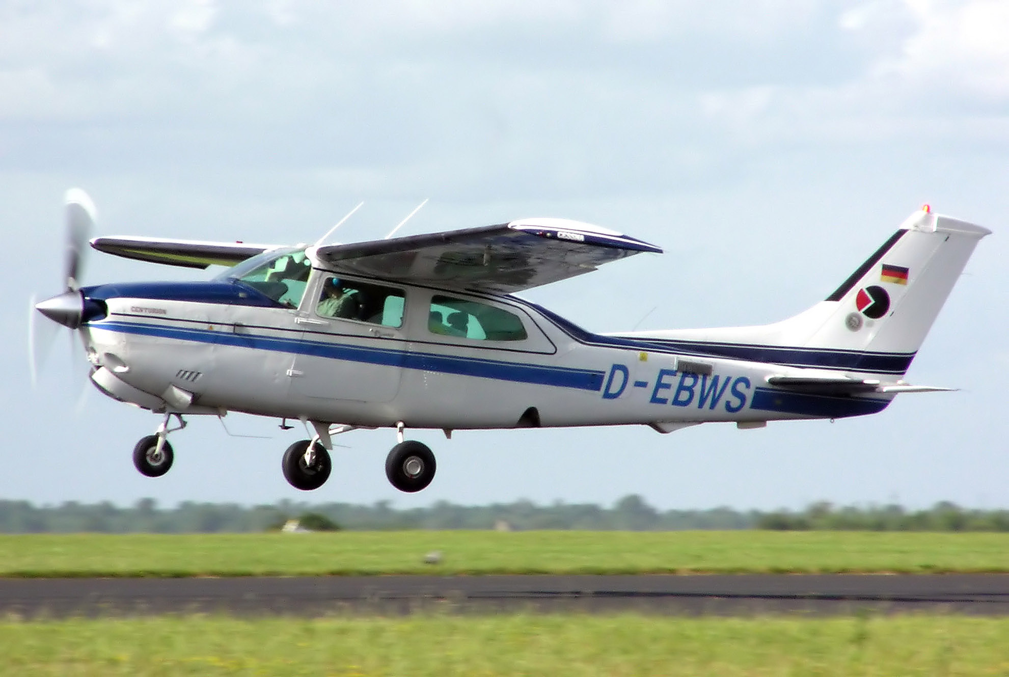 ce-210p-silver-eagle