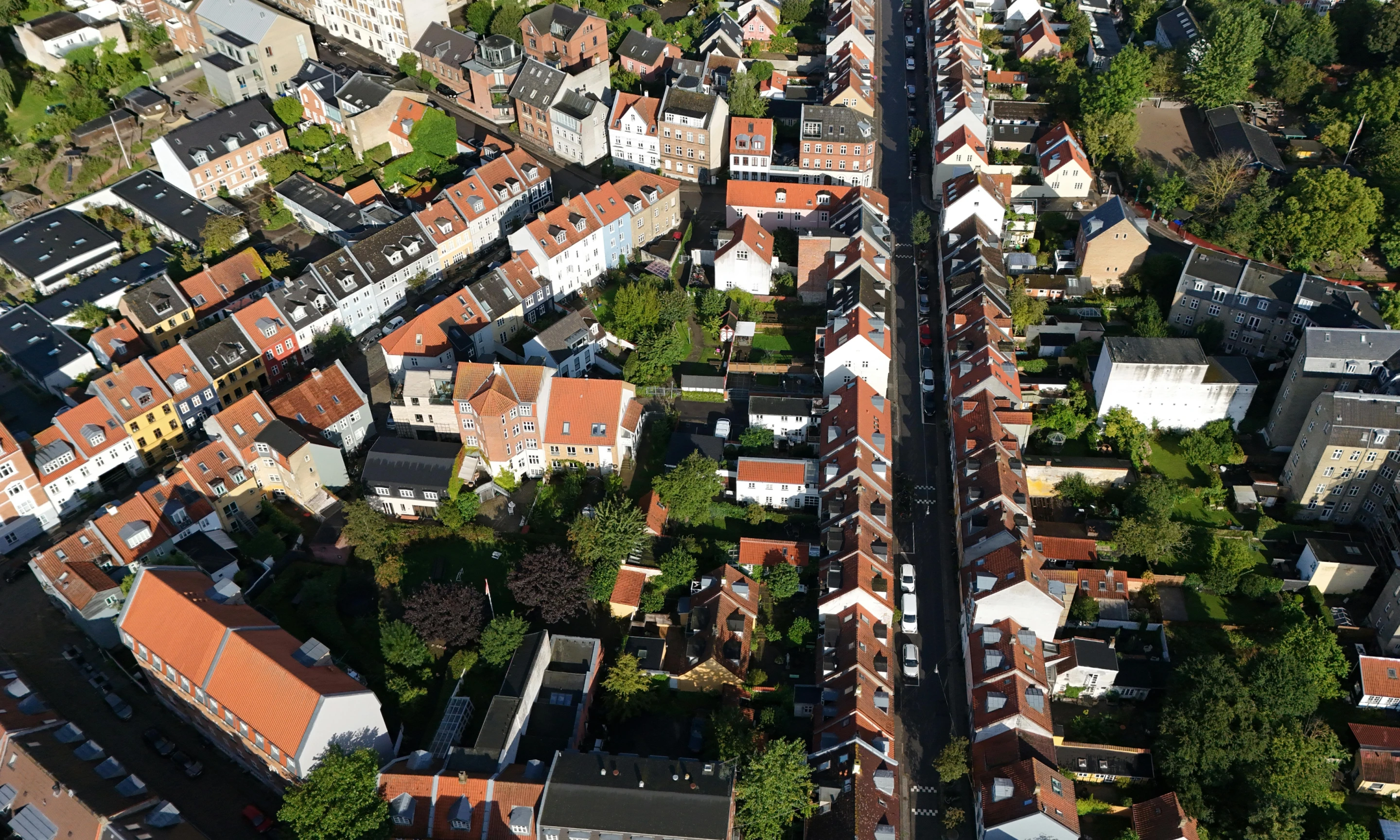 This comundo blog post has a header image which is a bird's eye view of a neighbourhood in Aarhus, Denmark's second-largest city