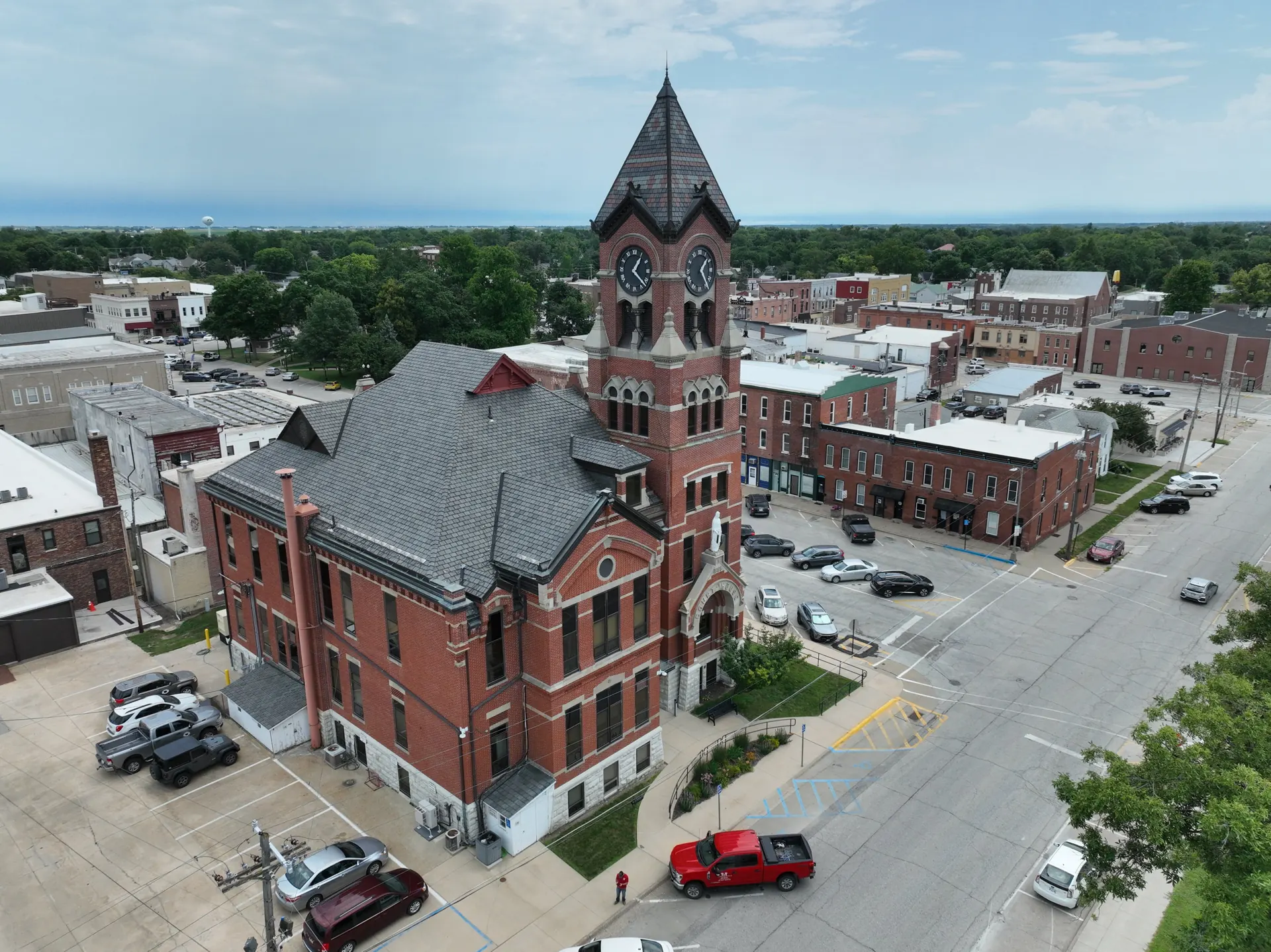 Washington County Courthouse clock tower in Washington, Iowa, restored by TNT Tuckpointing