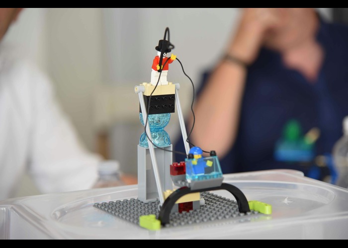 21 STEM Project Ideas for High School Students