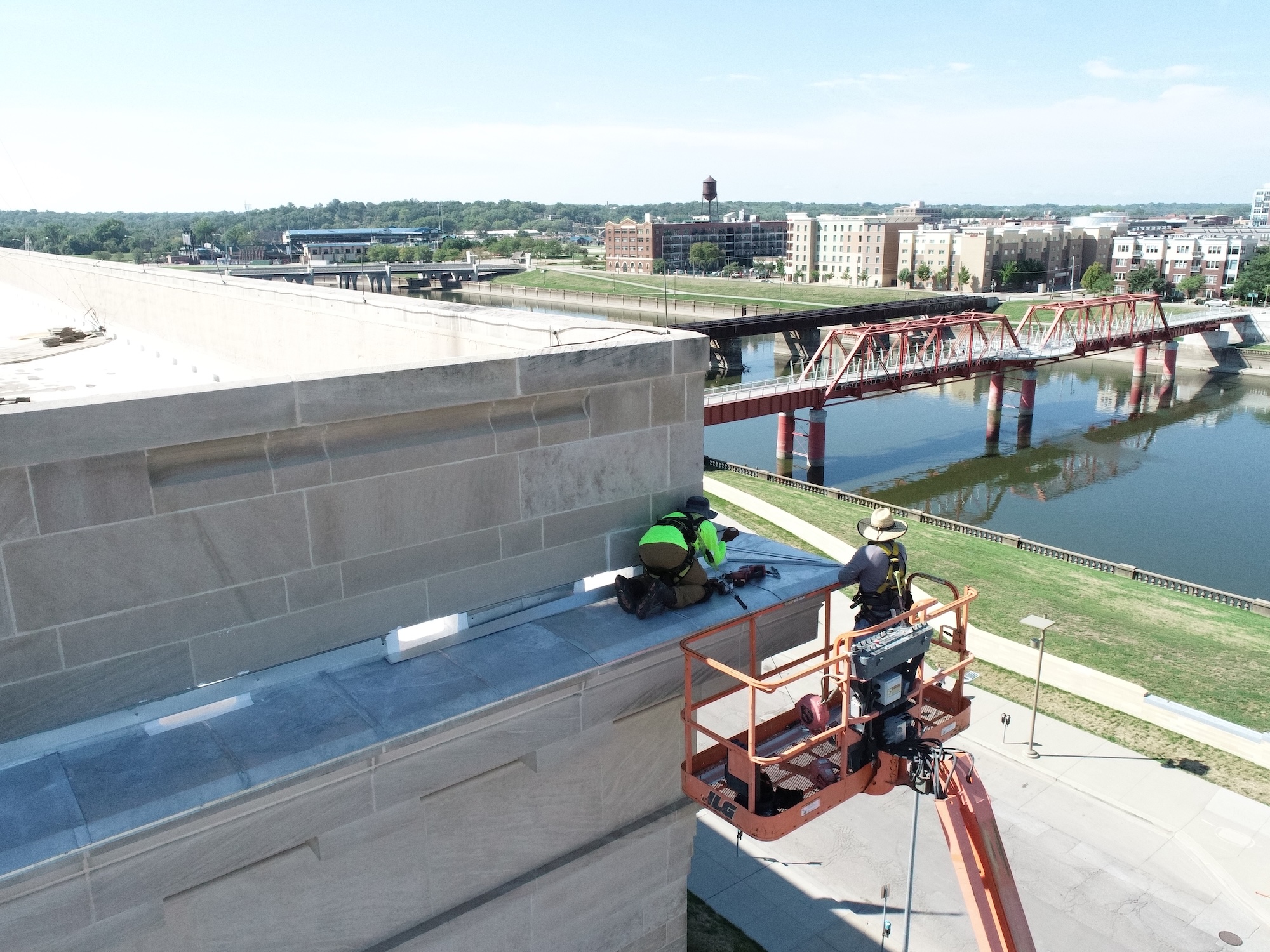 Aerial view of Des Moines City Hall showing masonry deterioration before restoration project