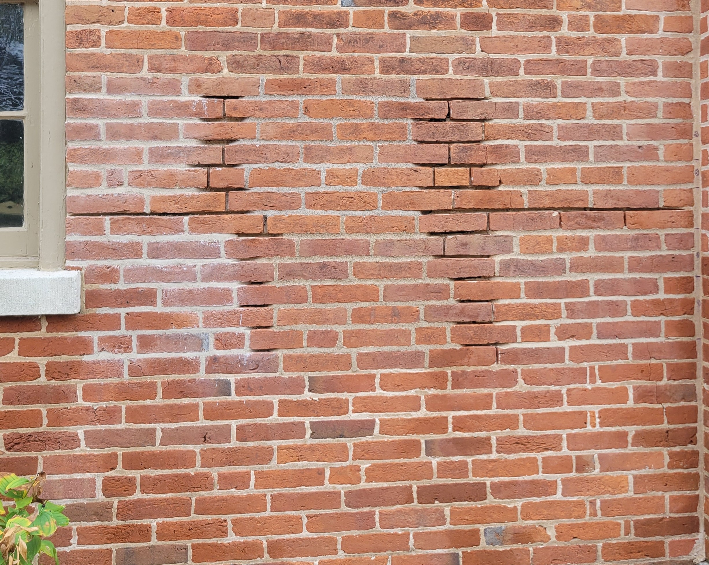 Tuckpointing vs repointing illustrated comparison for Midwest property owners