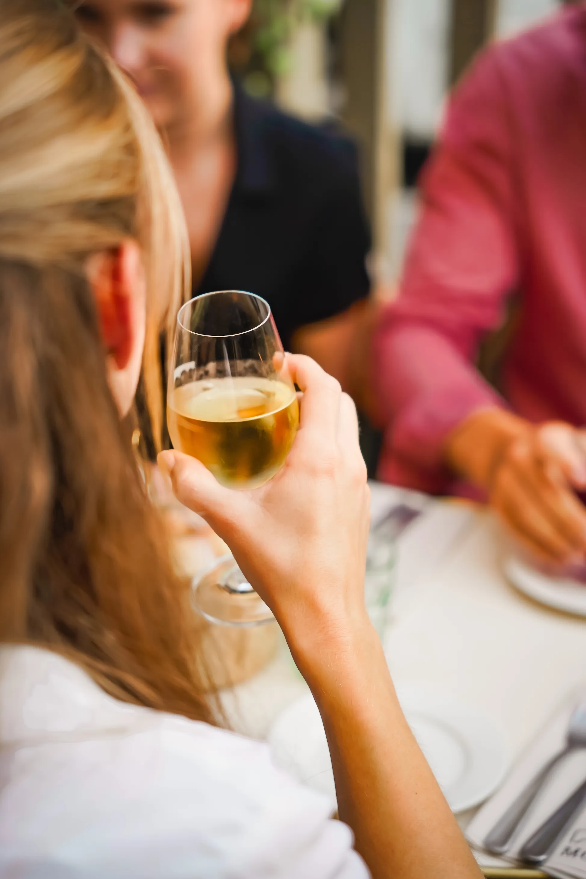 Apéro entre amis au Montijo Paris