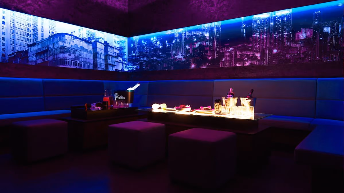 Kowloon themed karaoke room