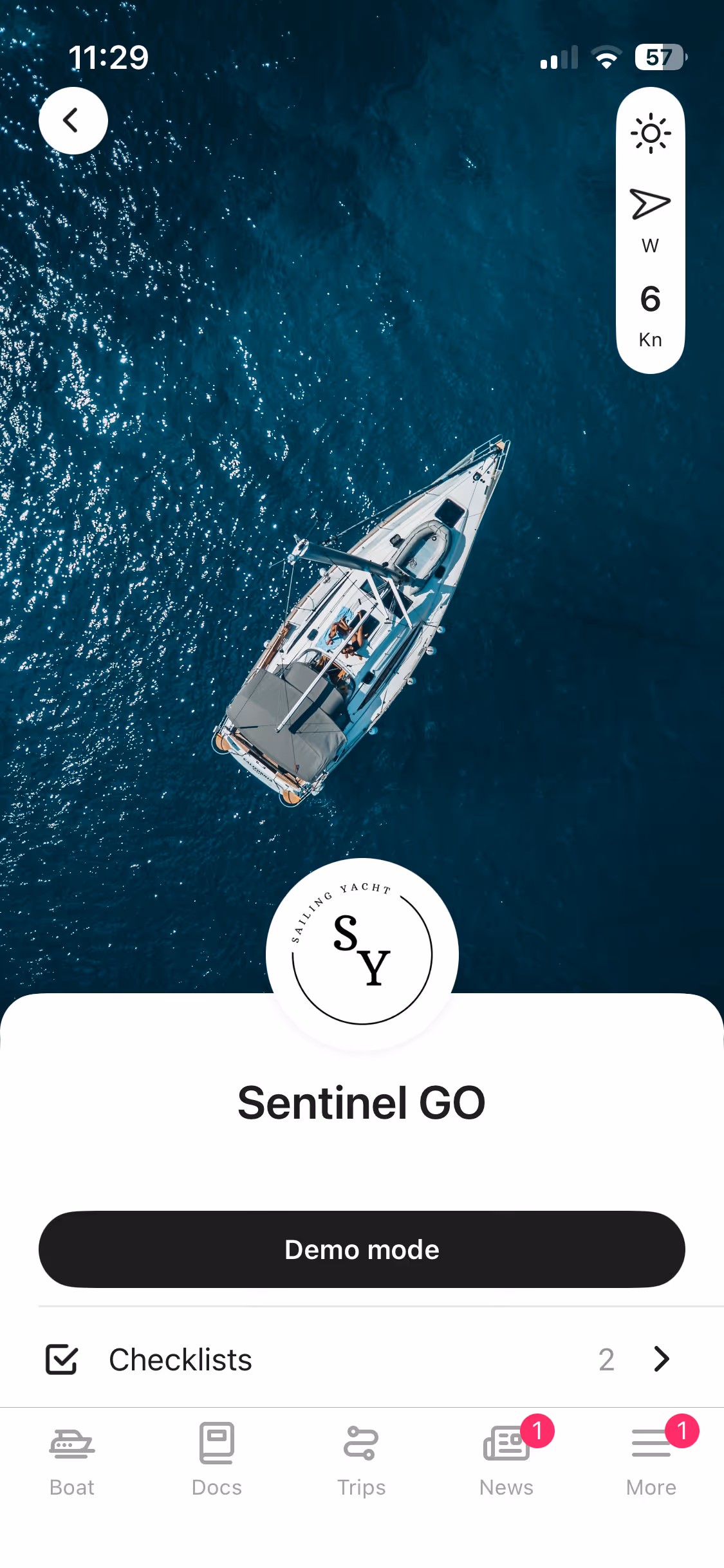 Sentinel app boat dashboard showing live position, engine battery and geofence status