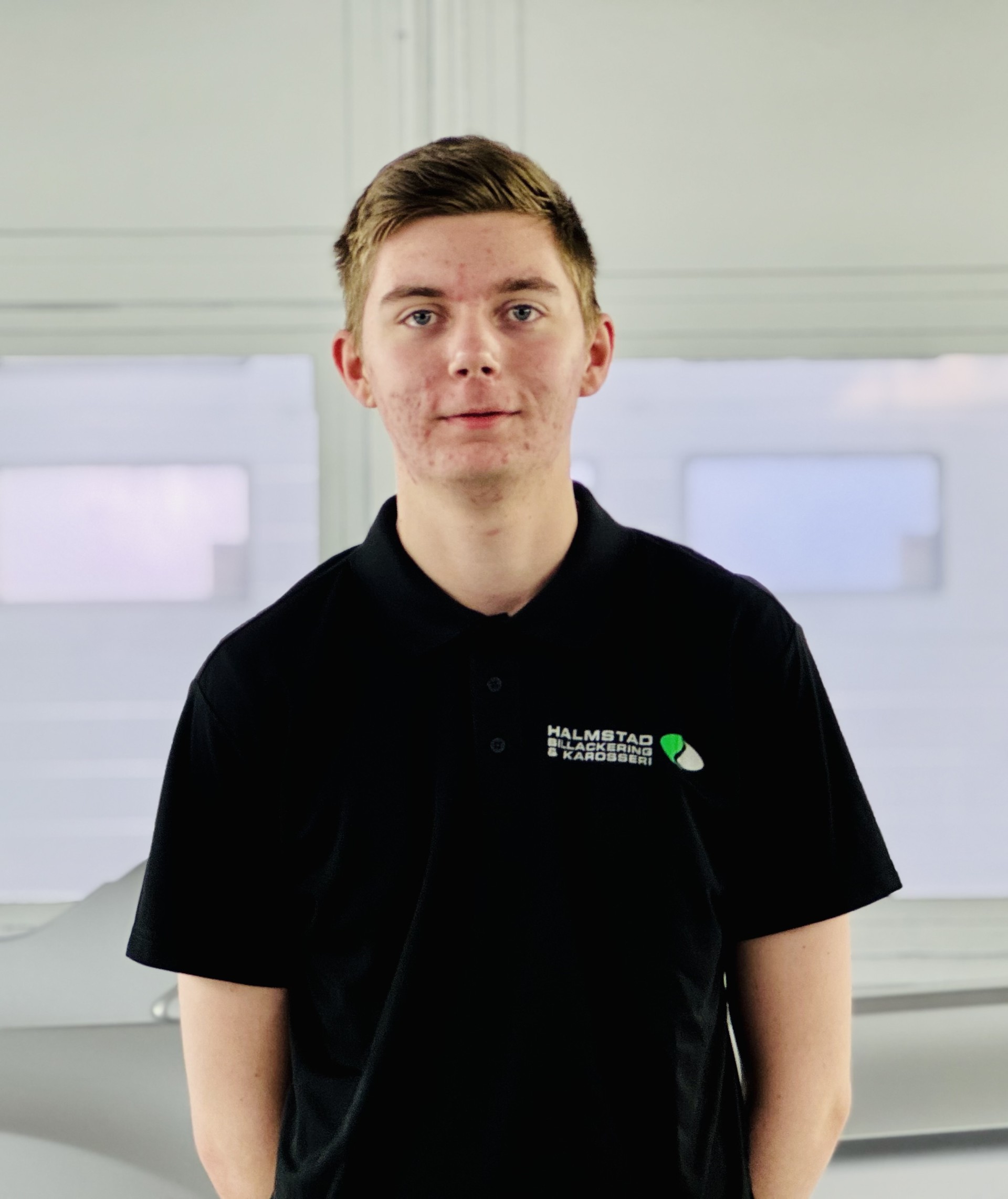 Albin Nilsson, lackerare, porträttbild, Halmstad Billackering.