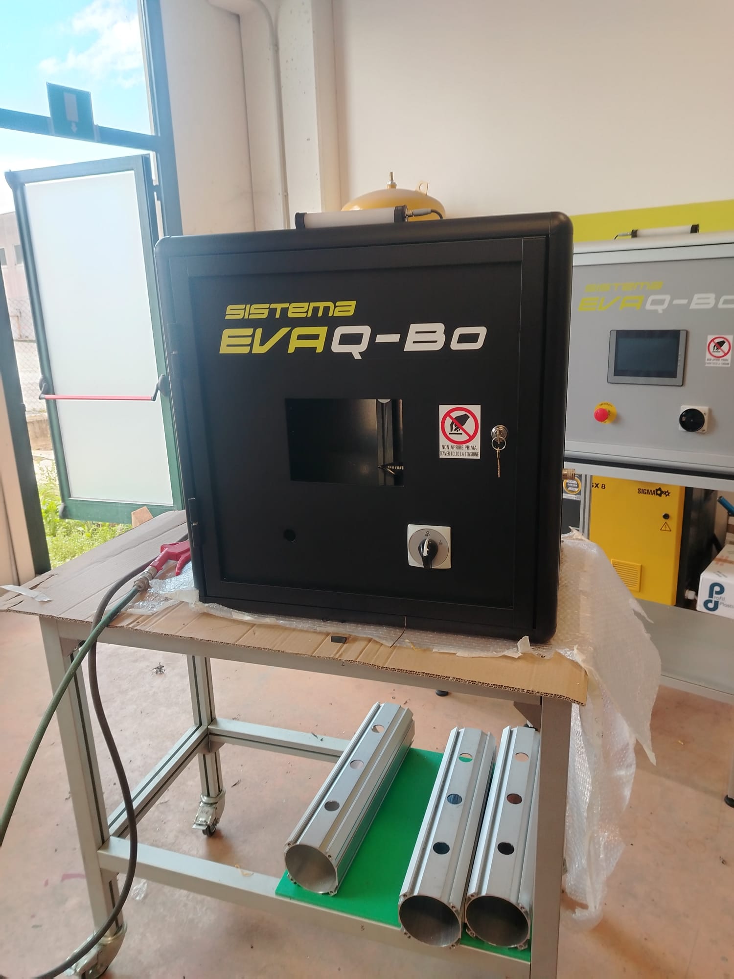 EVA Q-Bo System in schwarzer Ausführung