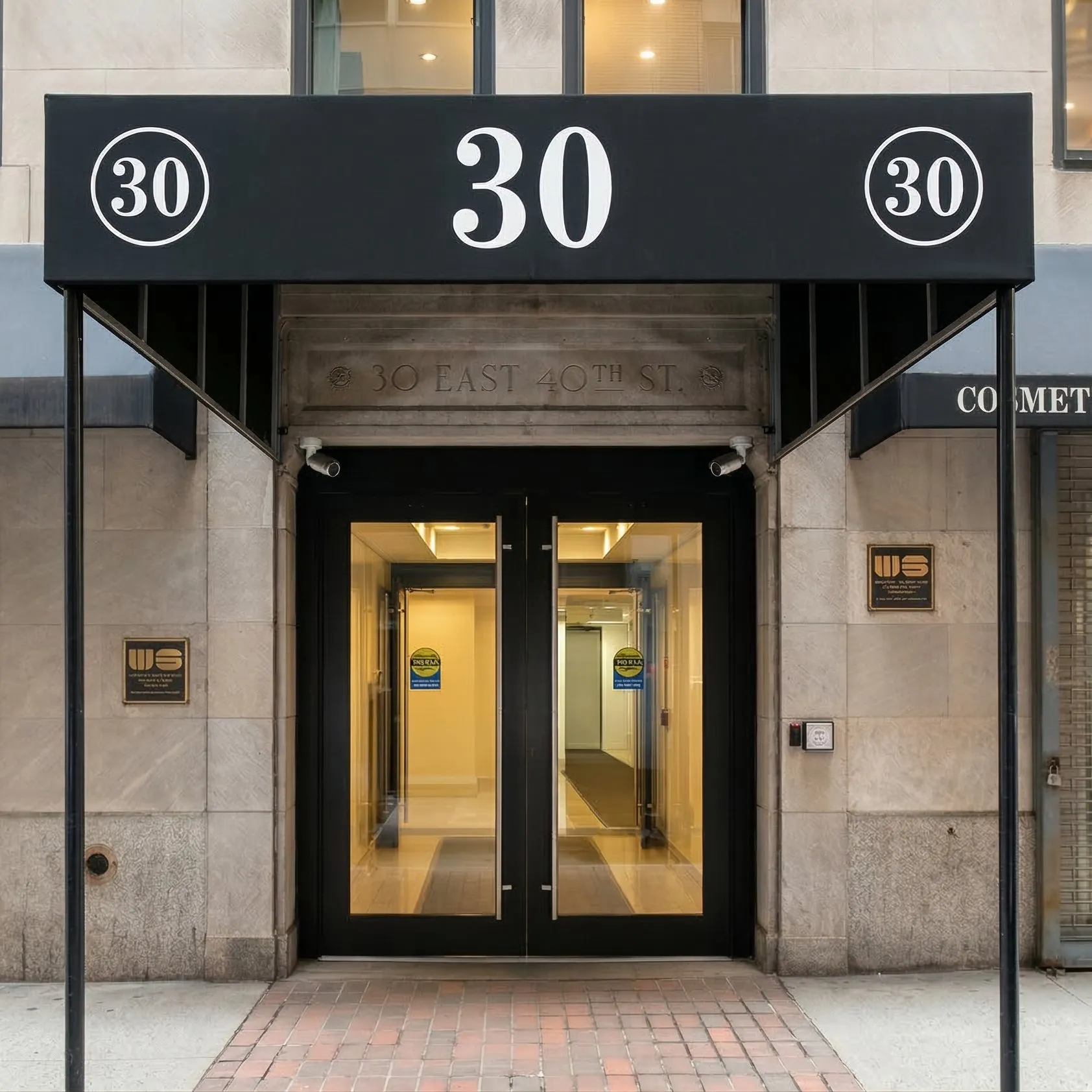 Entrance to 30 E 40th St. NY, NY 10016