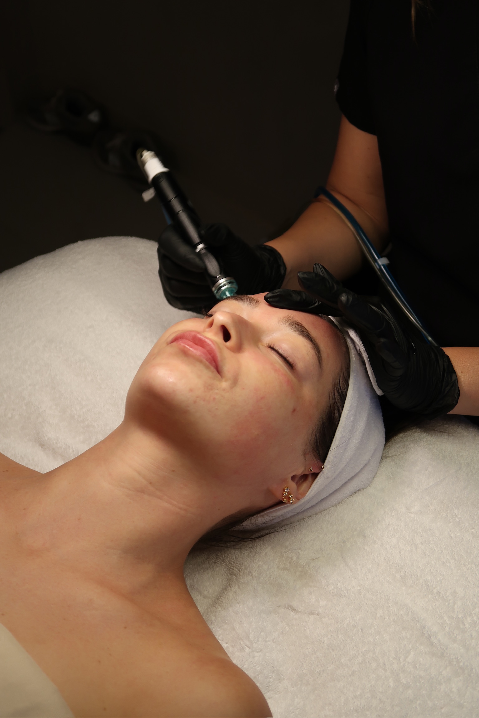 Hydrafacial Facial in Old Town Chicago Skin Bar and Studio