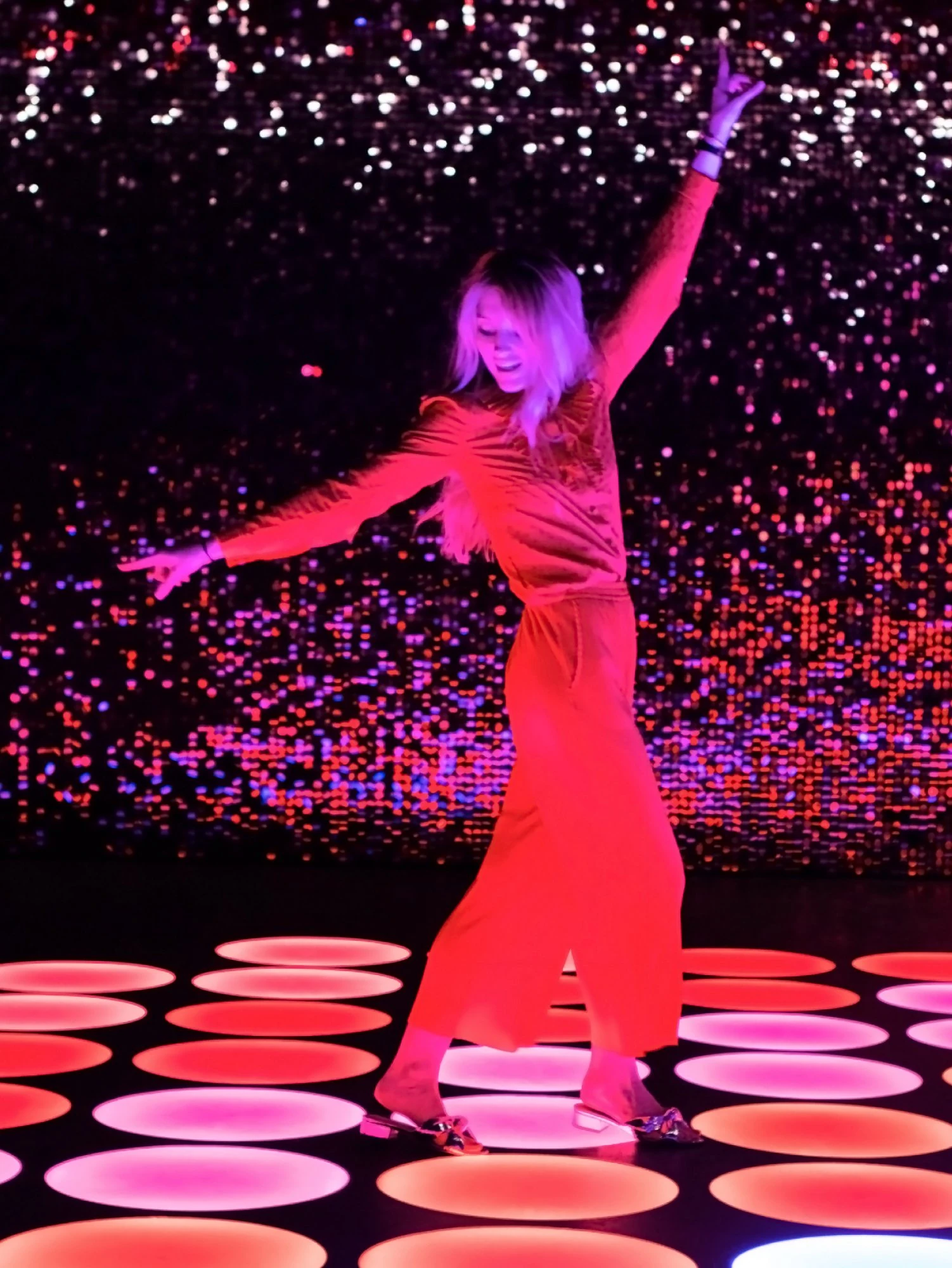 In collaboration with the Color Factory team, Cactus designed an interactive light-up floor that syncs with up-beat music, encouraging visitors to dance.