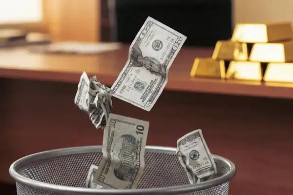 Gold & Silver Face Economic Risks Ahead