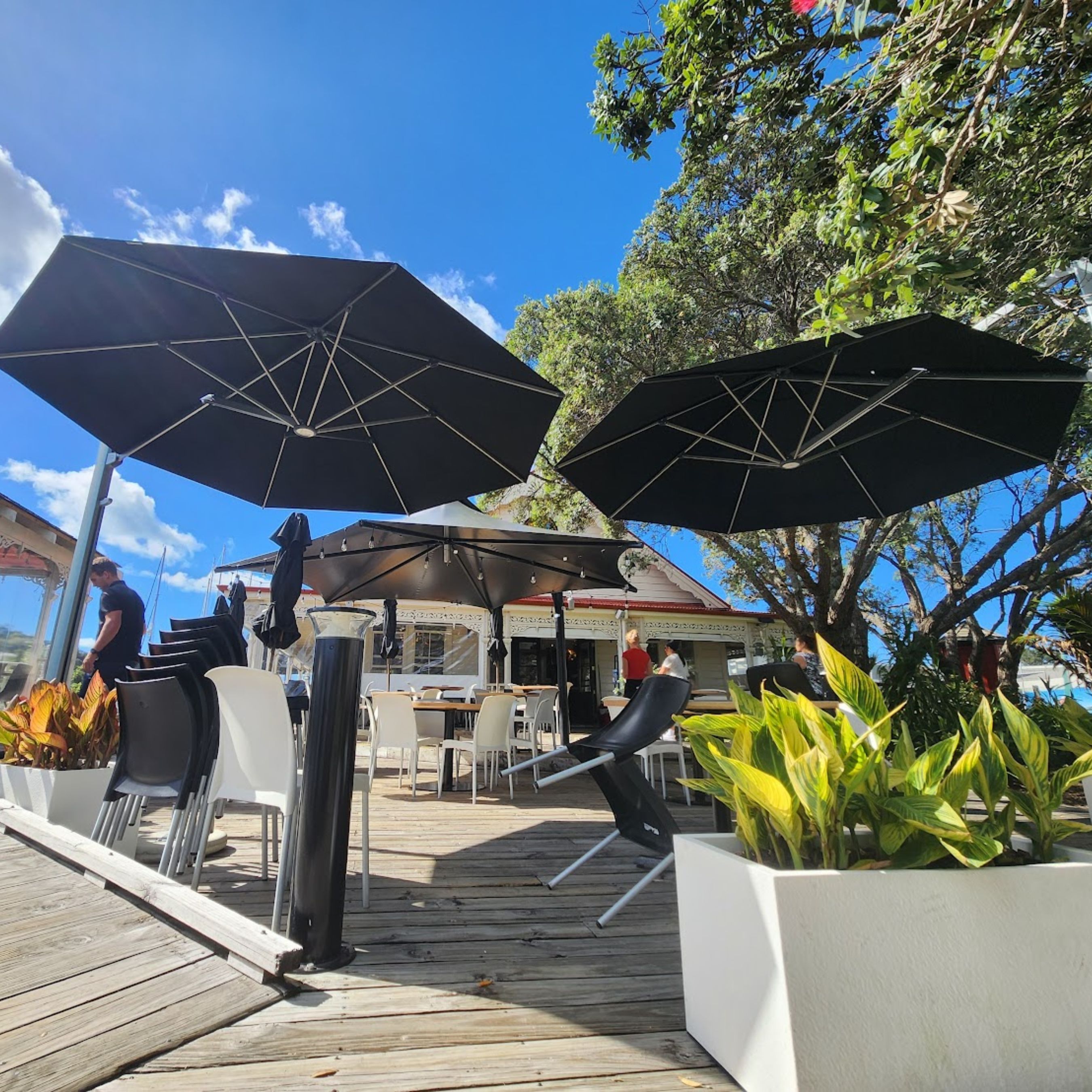 ShadowSpec umbrellas at The Quay, Whangarei, installed by Shadeland