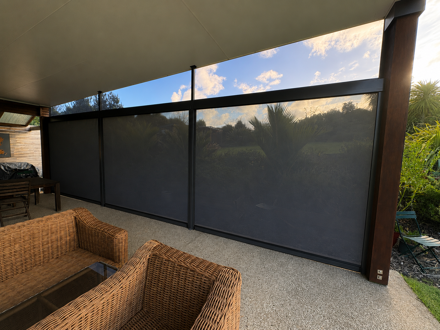 Motorised Outdoor ShadeTrack Pro Blinds Create a Comfortable Year-Round Entertaining Space – additional photo 1